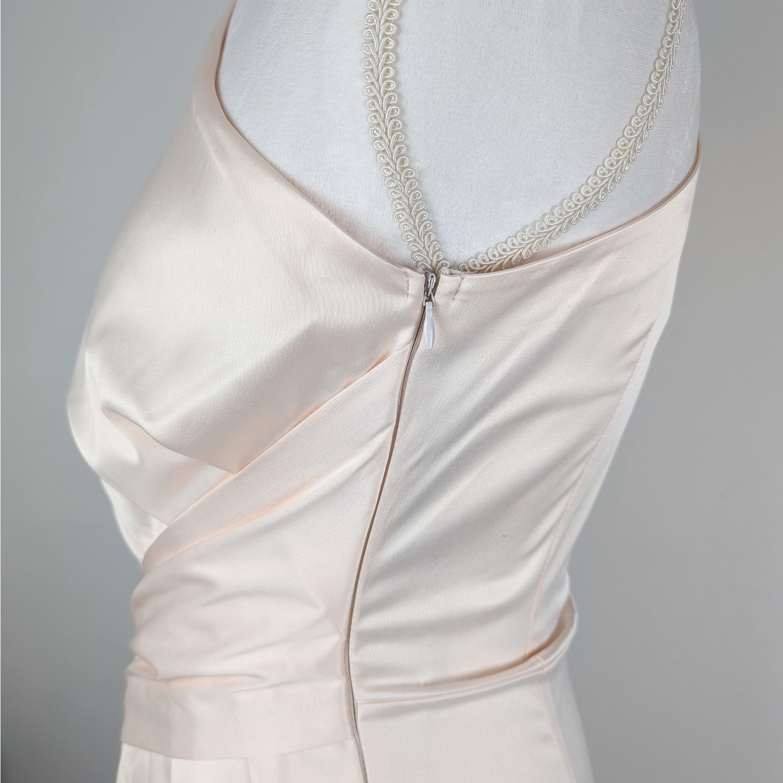 Elagia Cream Satin One-Shoulder Cut-Out Midi Dress Large Nwt — image 6 of 8